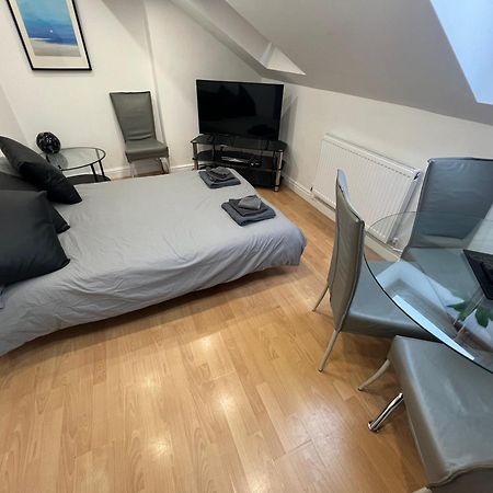 Cosy Penthouse Suite Happily Sleeps Up To Five Halifax Exterior photo