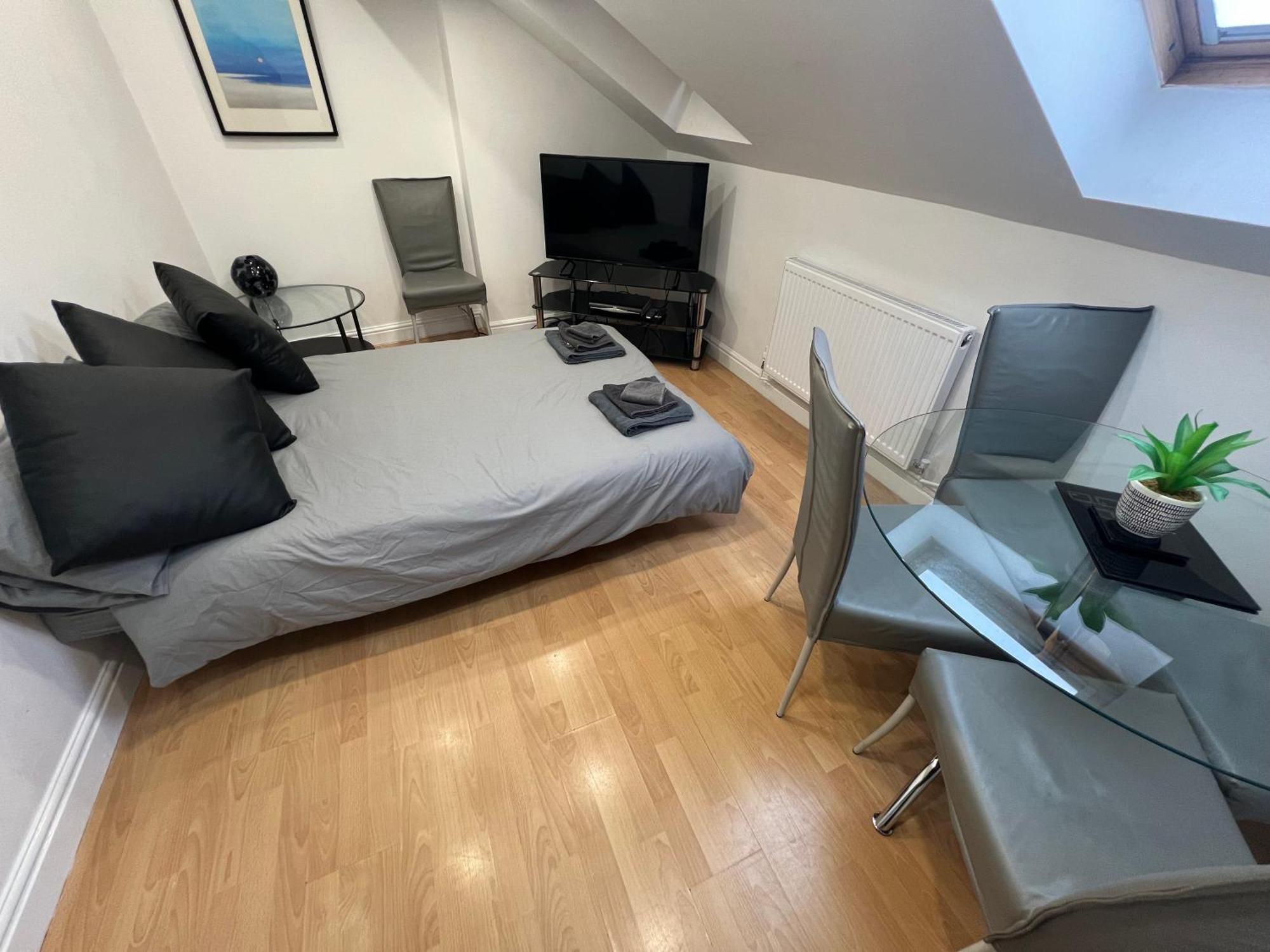 Cosy Penthouse Suite Happily Sleeps Up To Five Halifax Exterior photo